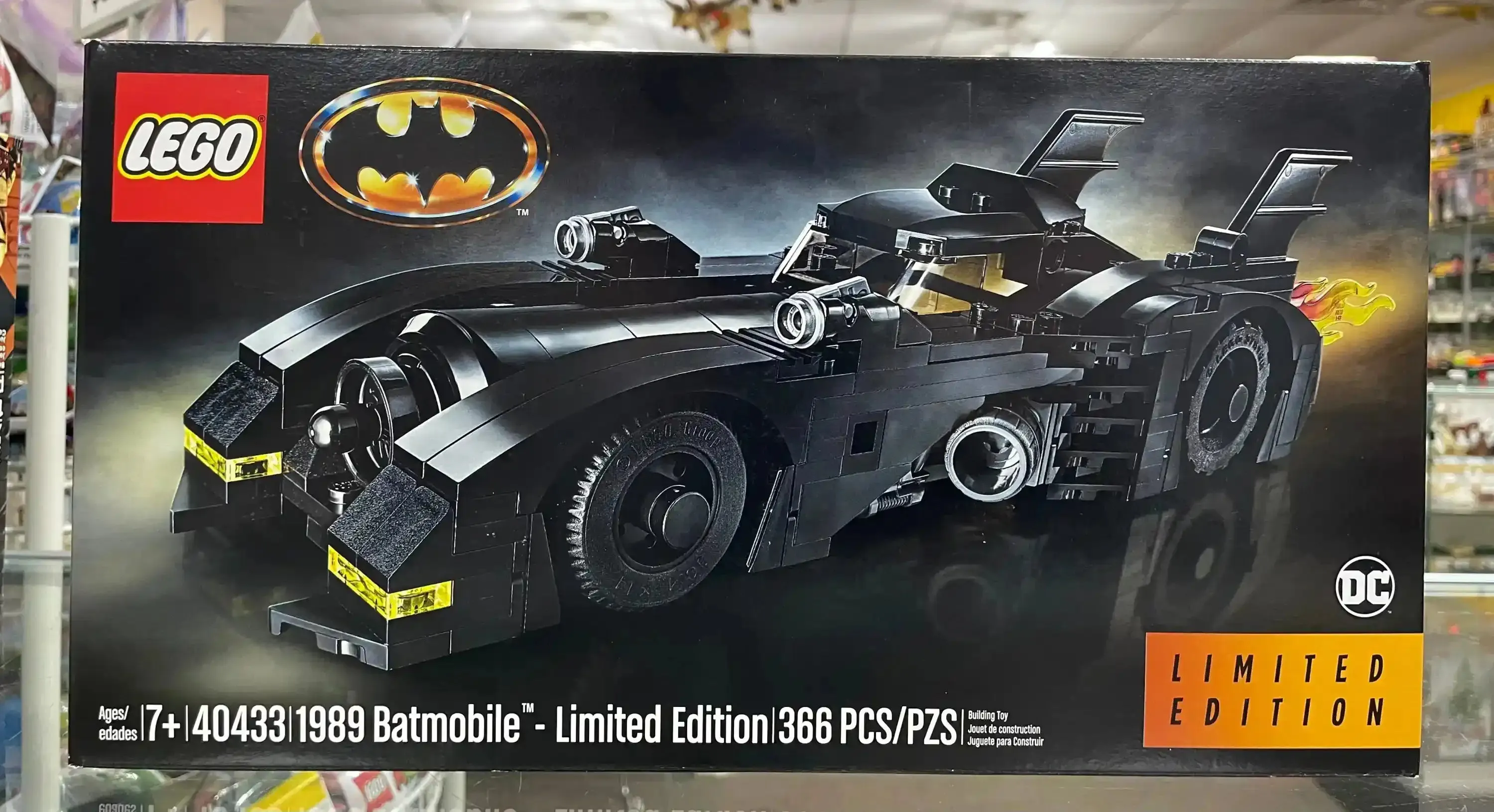 1989 Batmobile - Limited Edition (Play-Scale Version), 40433