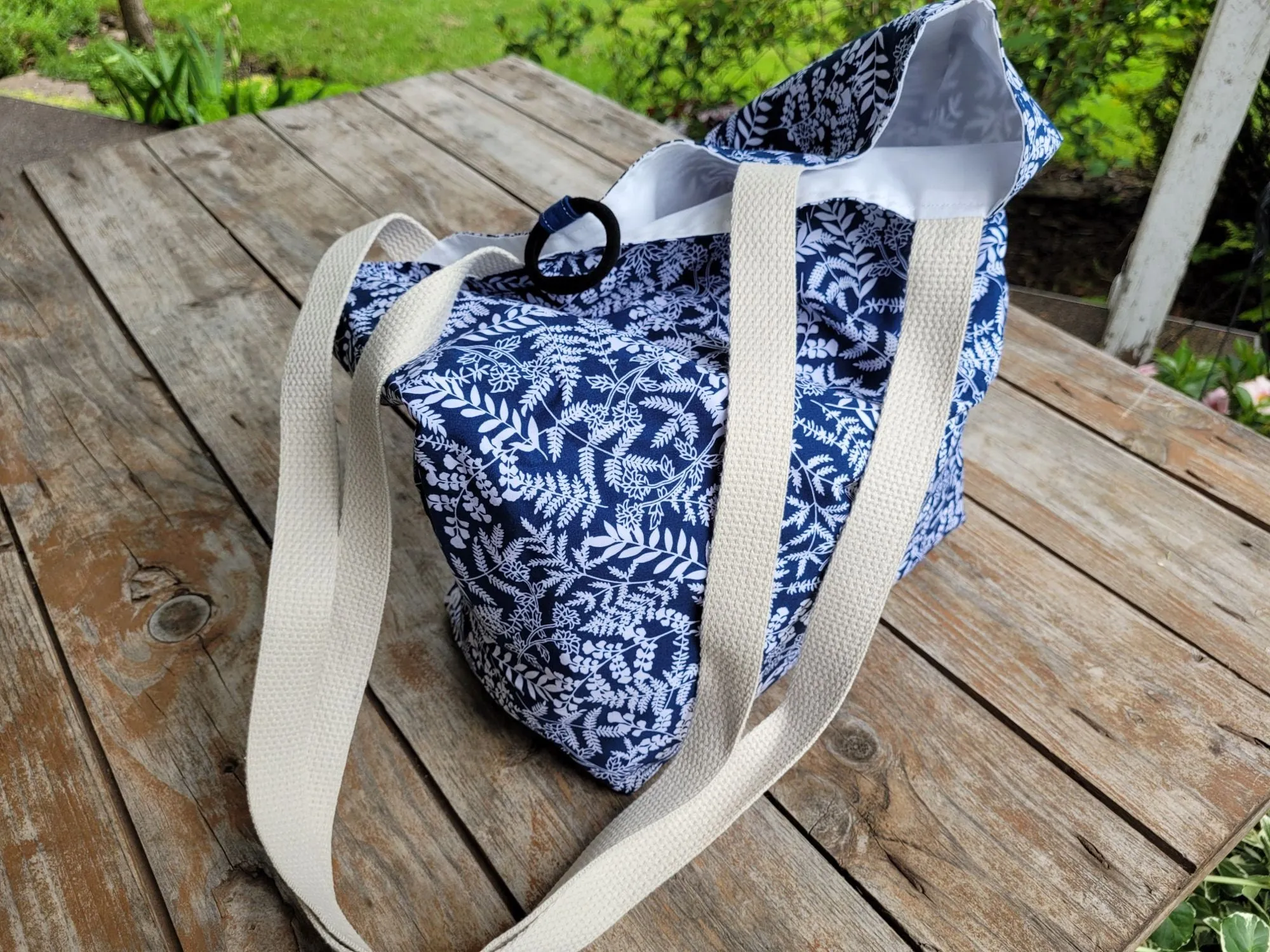 Basic Tote Bag in Navy Leaf Botanical Cotton Print