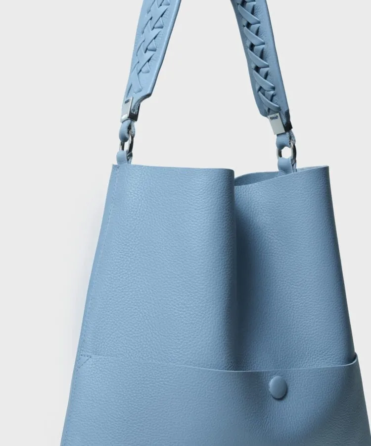 Slim M Stich Tote 23 Grained Leather Sky